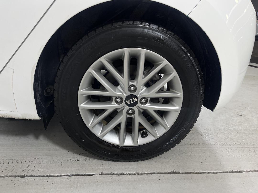 Photo '11' of KIA RIO