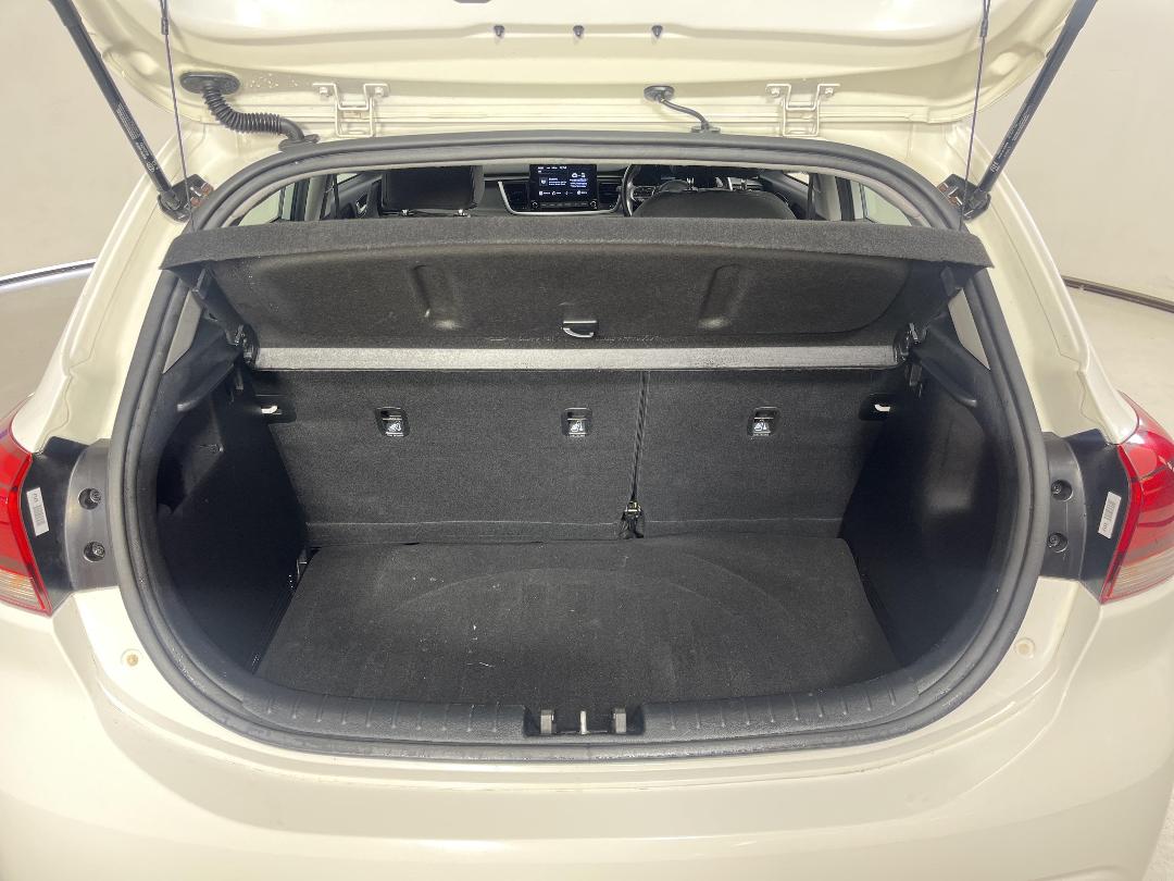 Photo '14' of KIA RIO