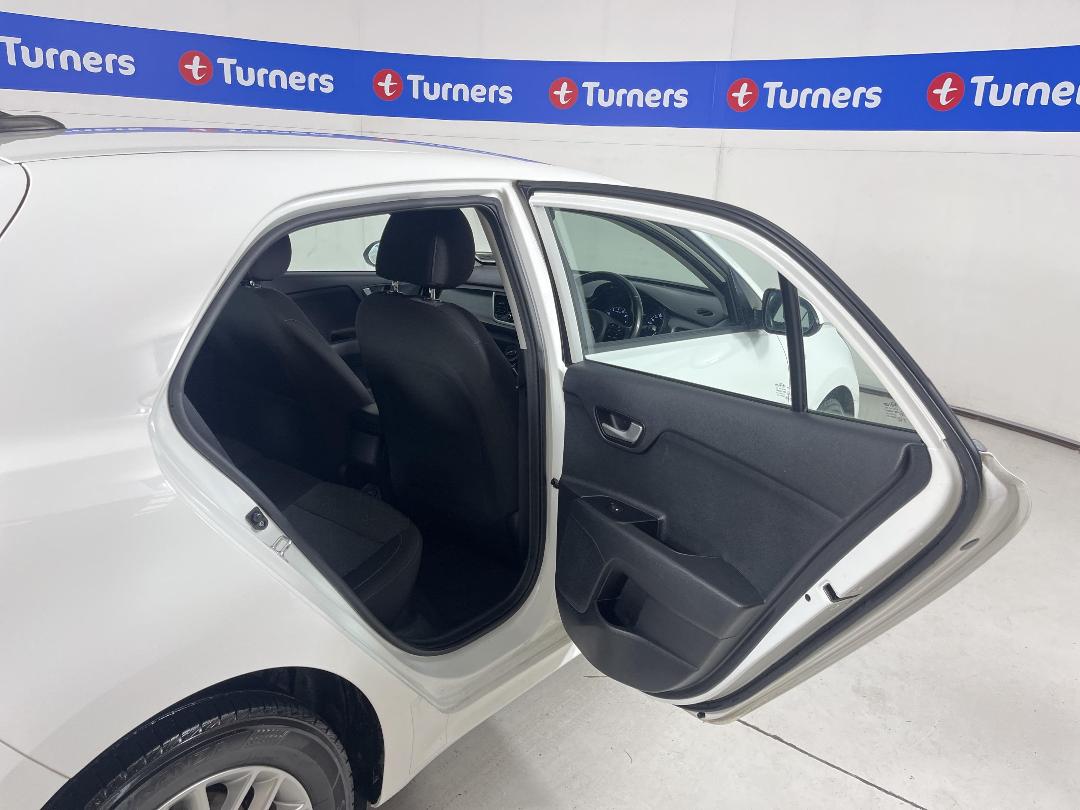 Photo '19' of KIA RIO