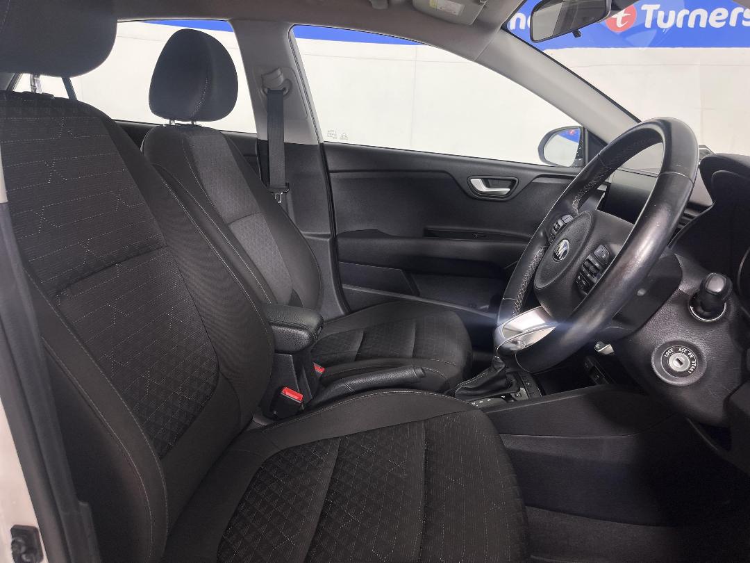 Photo '16' of KIA RIO