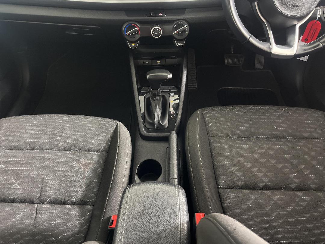 Photo '23' of KIA RIO