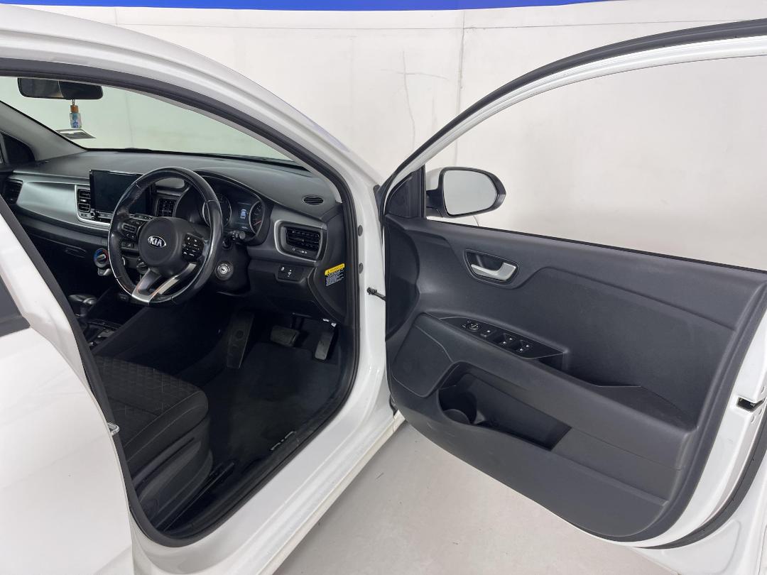 Photo '15' of KIA RIO