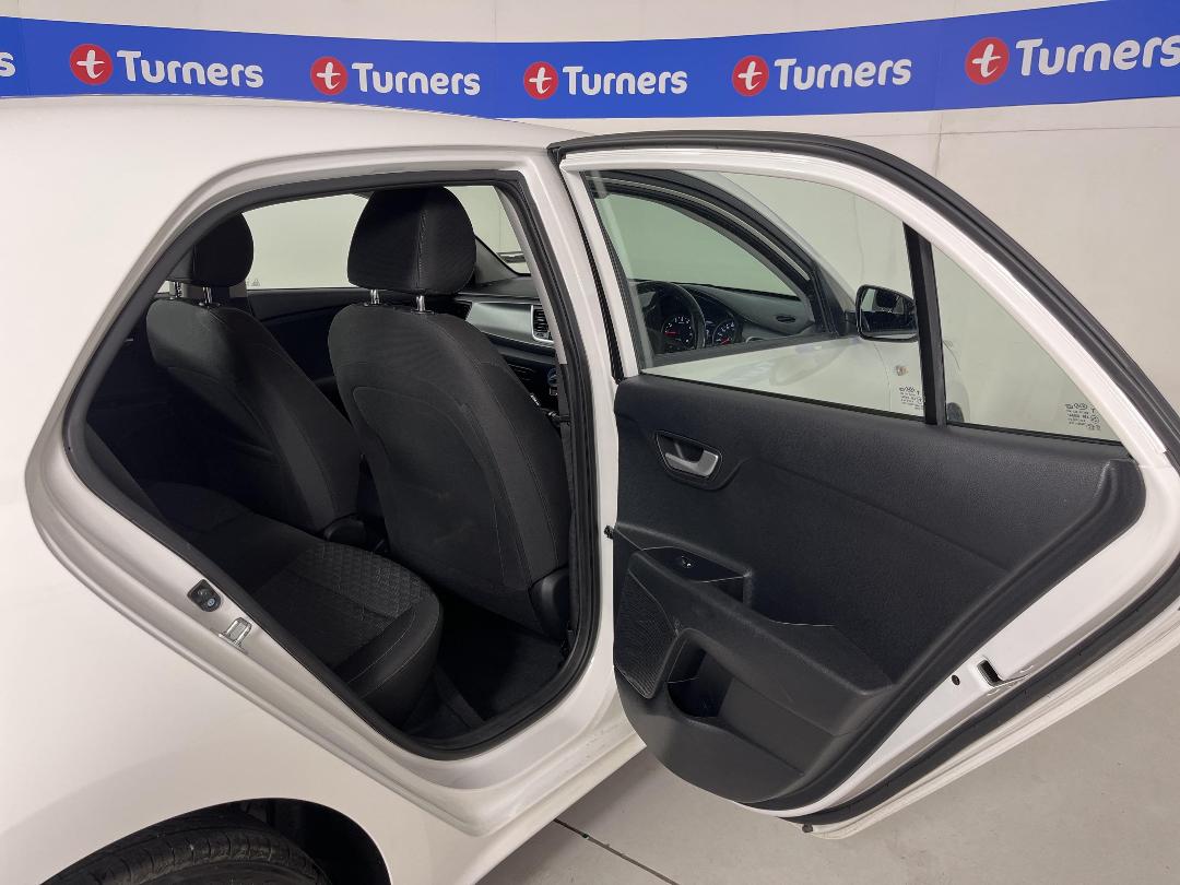 Photo '19' of KIA RIO