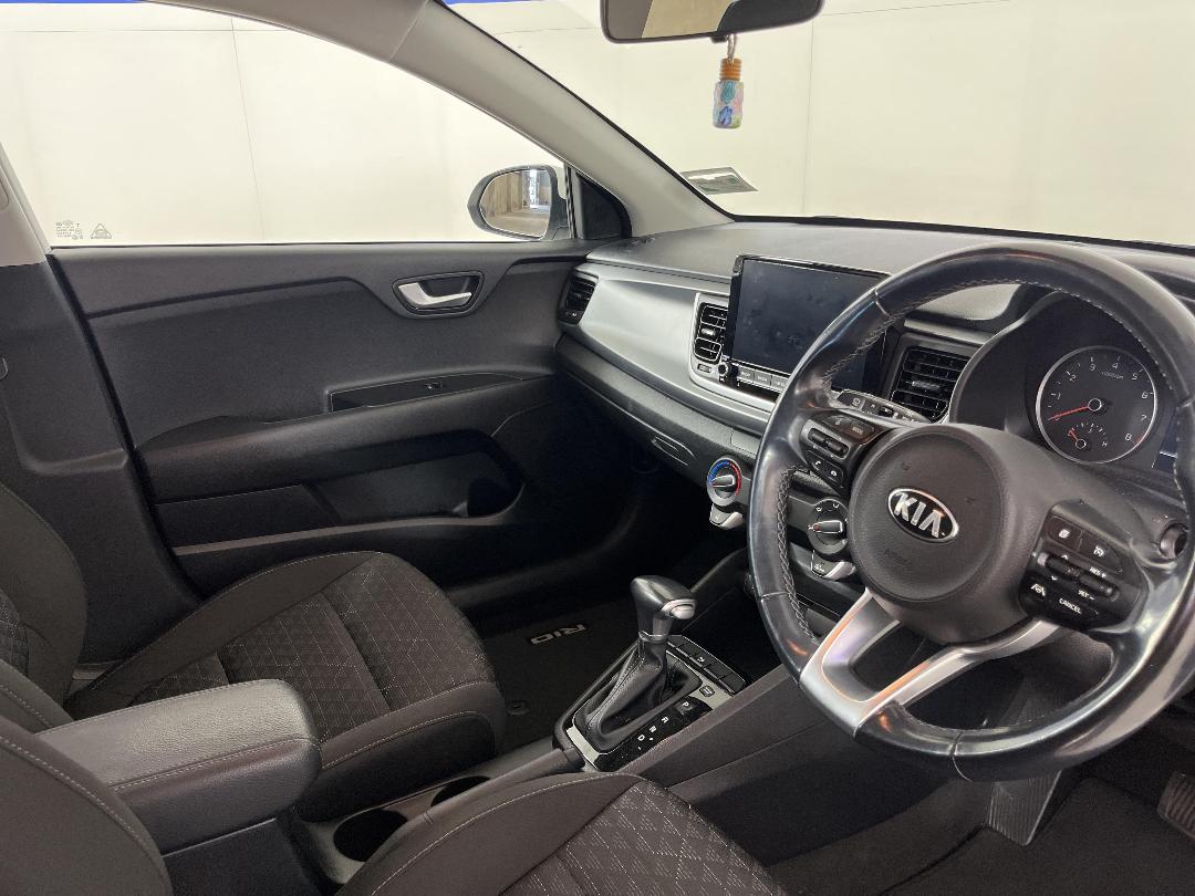 Photo '16' of KIA RIO