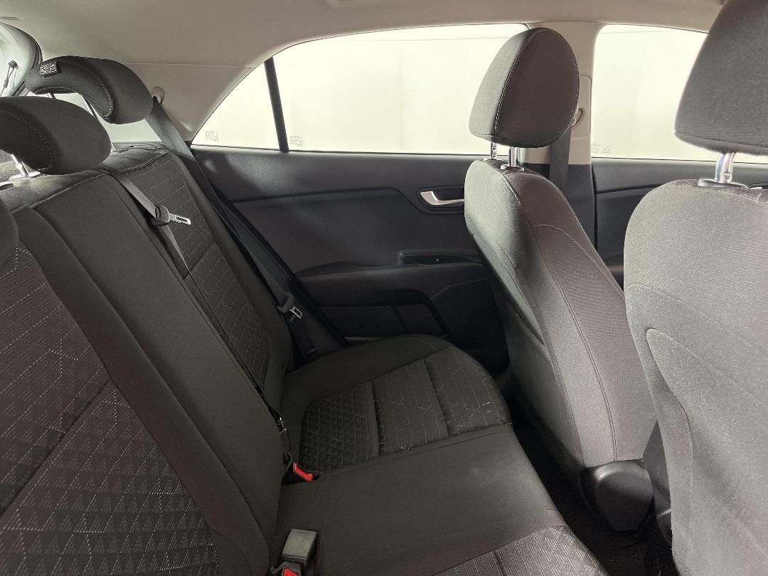 Photo '20' of KIA RIO