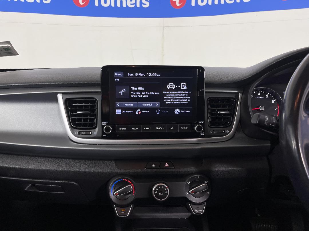 Photo '18' of KIA RIO