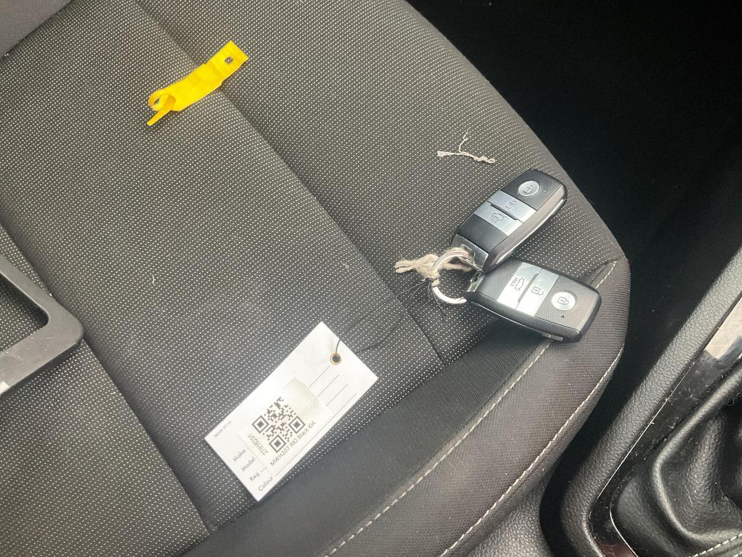 Photo '22' of KIA RIO EX