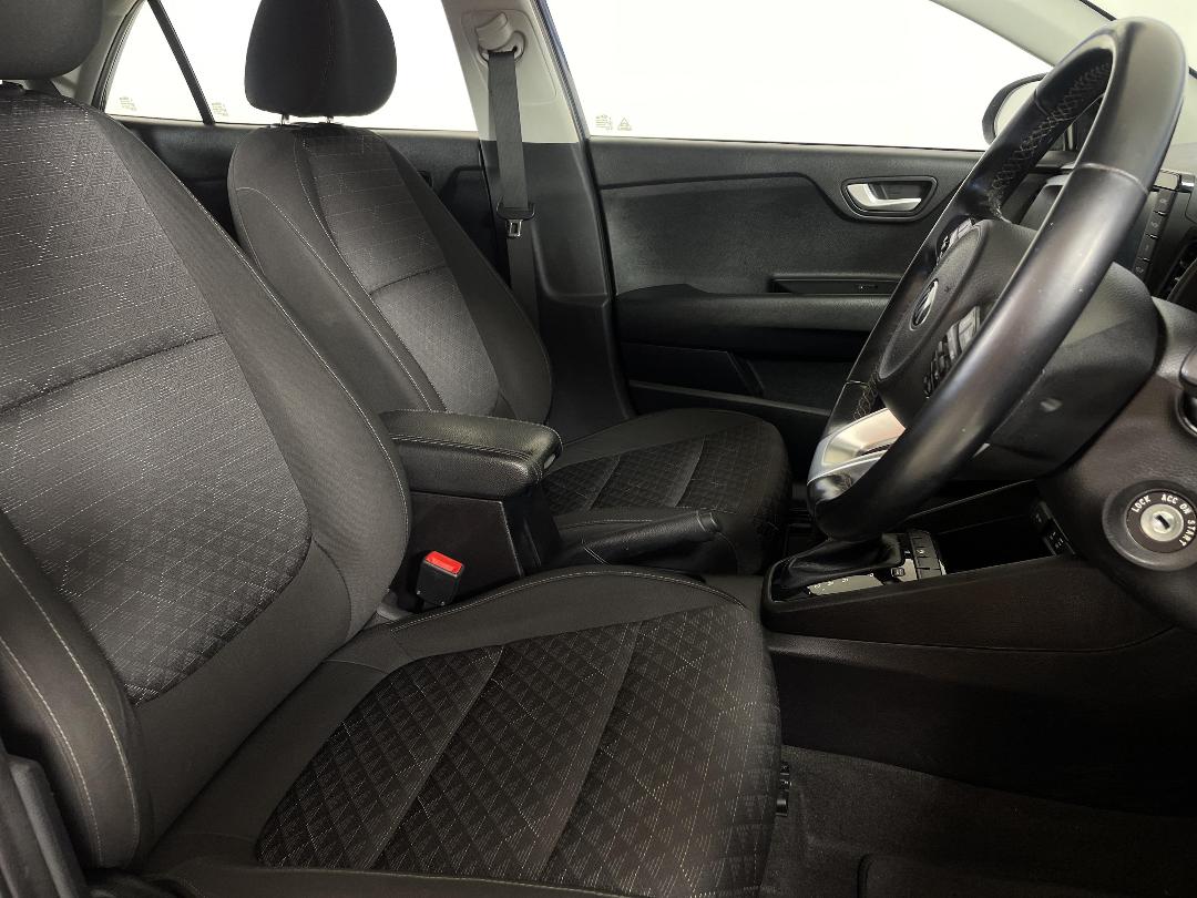 Photo '16' of KIA RIO