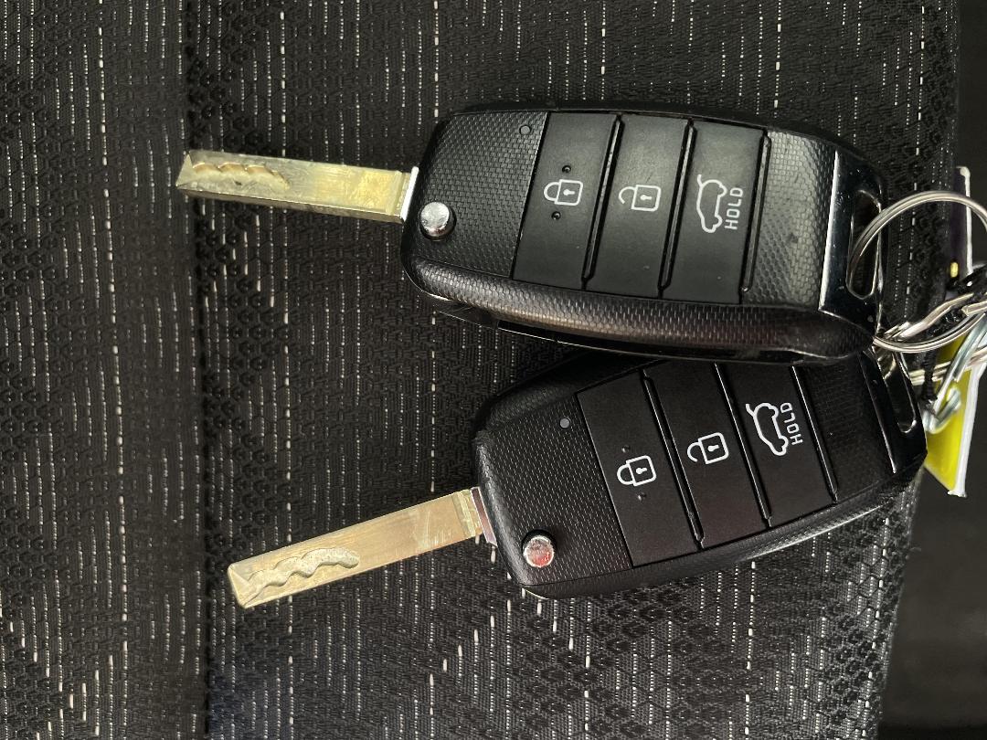 Photo '22' of KIA RIO