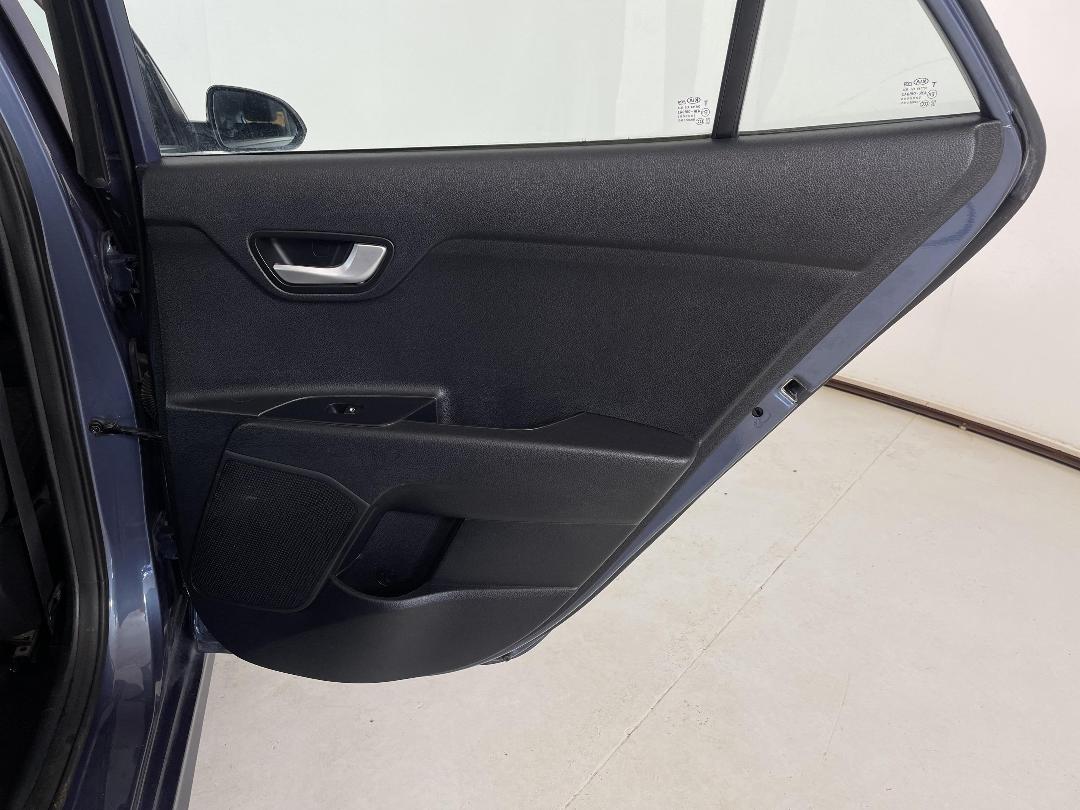 Photo '19' of KIA RIO