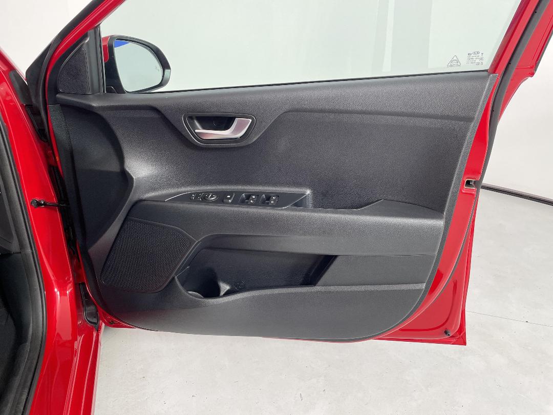 Photo '15' of KIA RIO