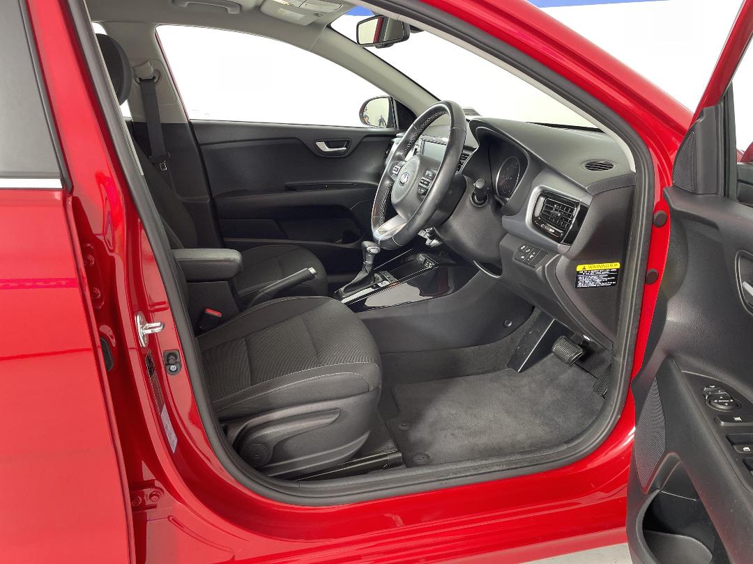 Photo '16' of KIA RIO