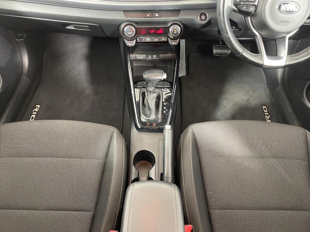 Photo '18' of KIA RIO