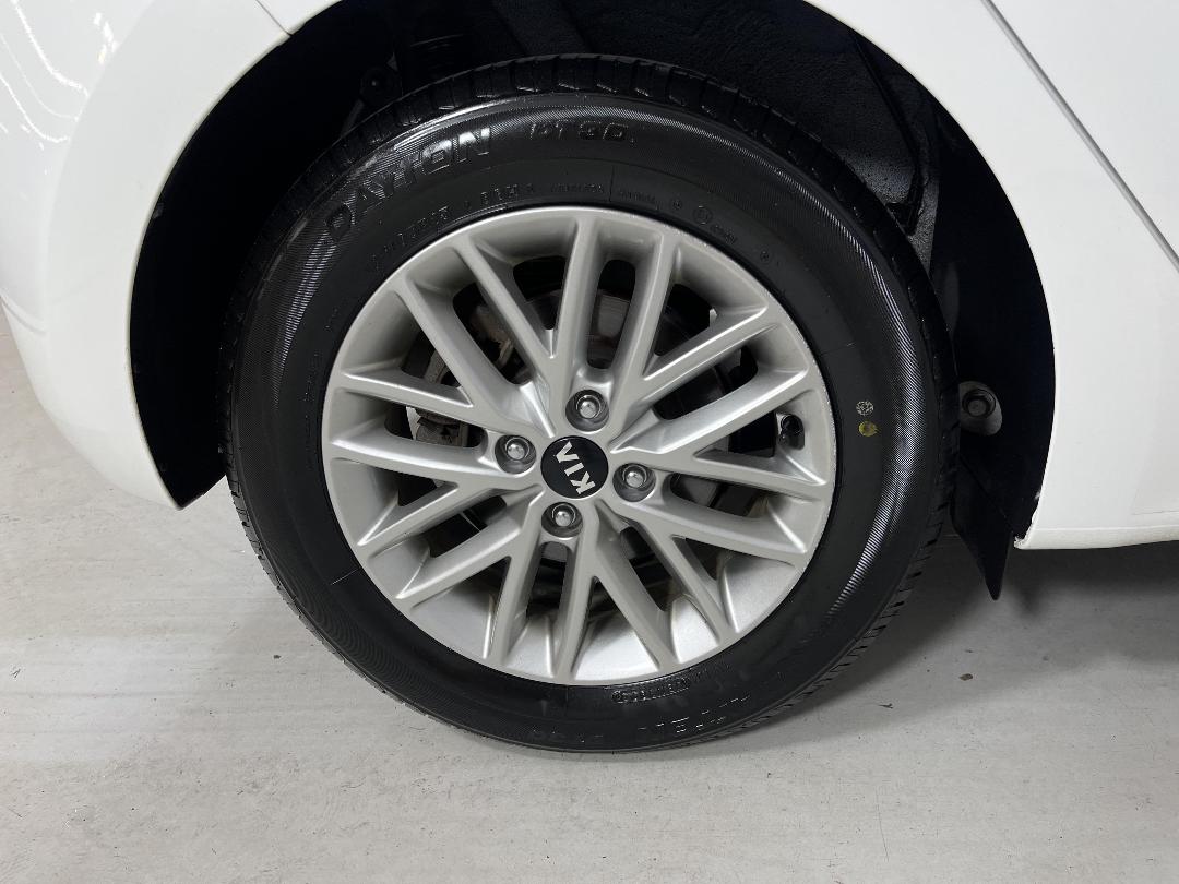 Photo '12' of KIA RIO