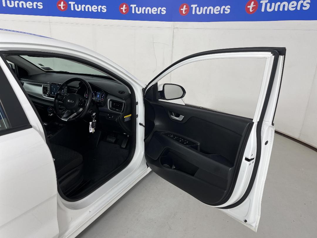 Photo '15' of KIA RIO