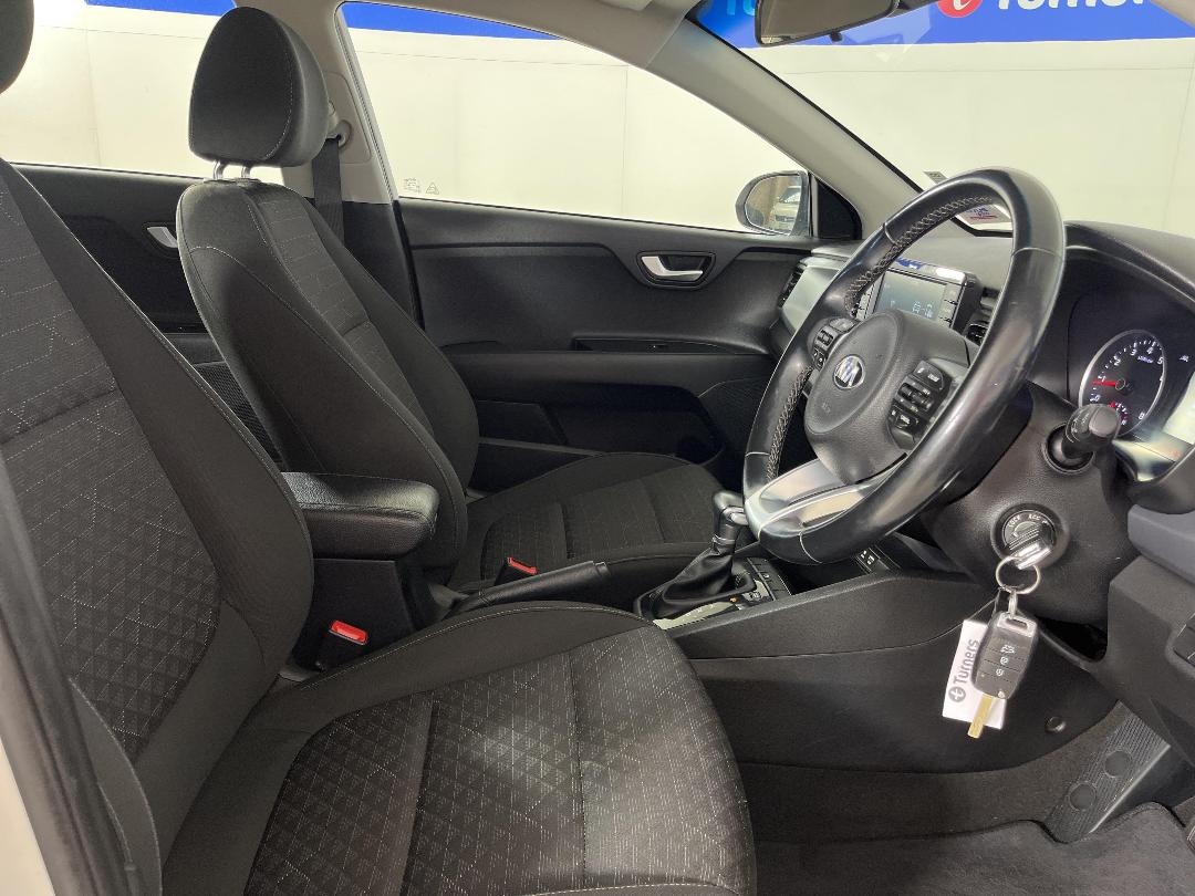 Photo '16' of KIA RIO