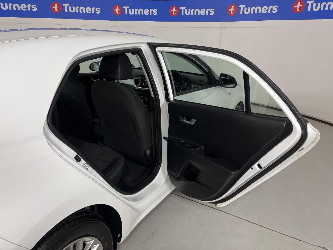 Photo '19' of KIA RIO