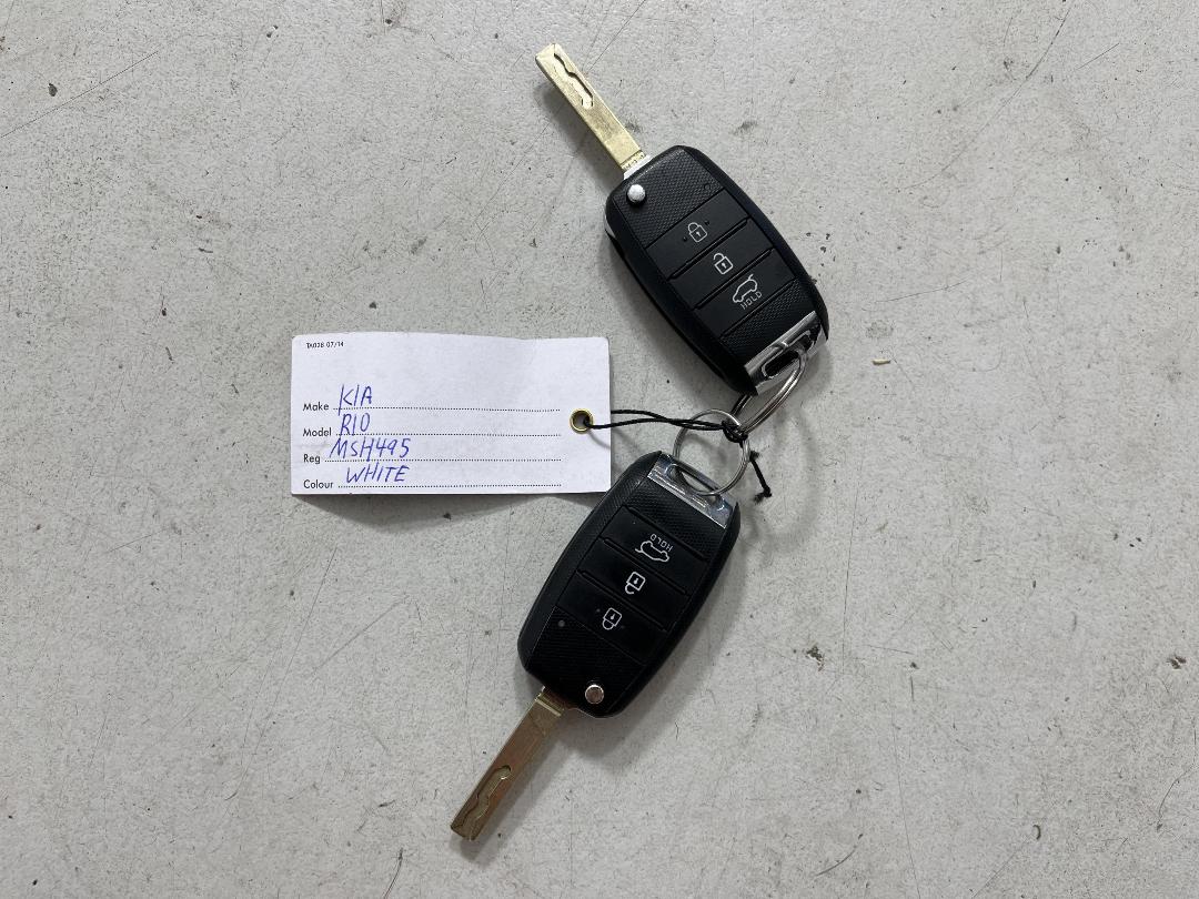 Photo '22' of KIA RIO