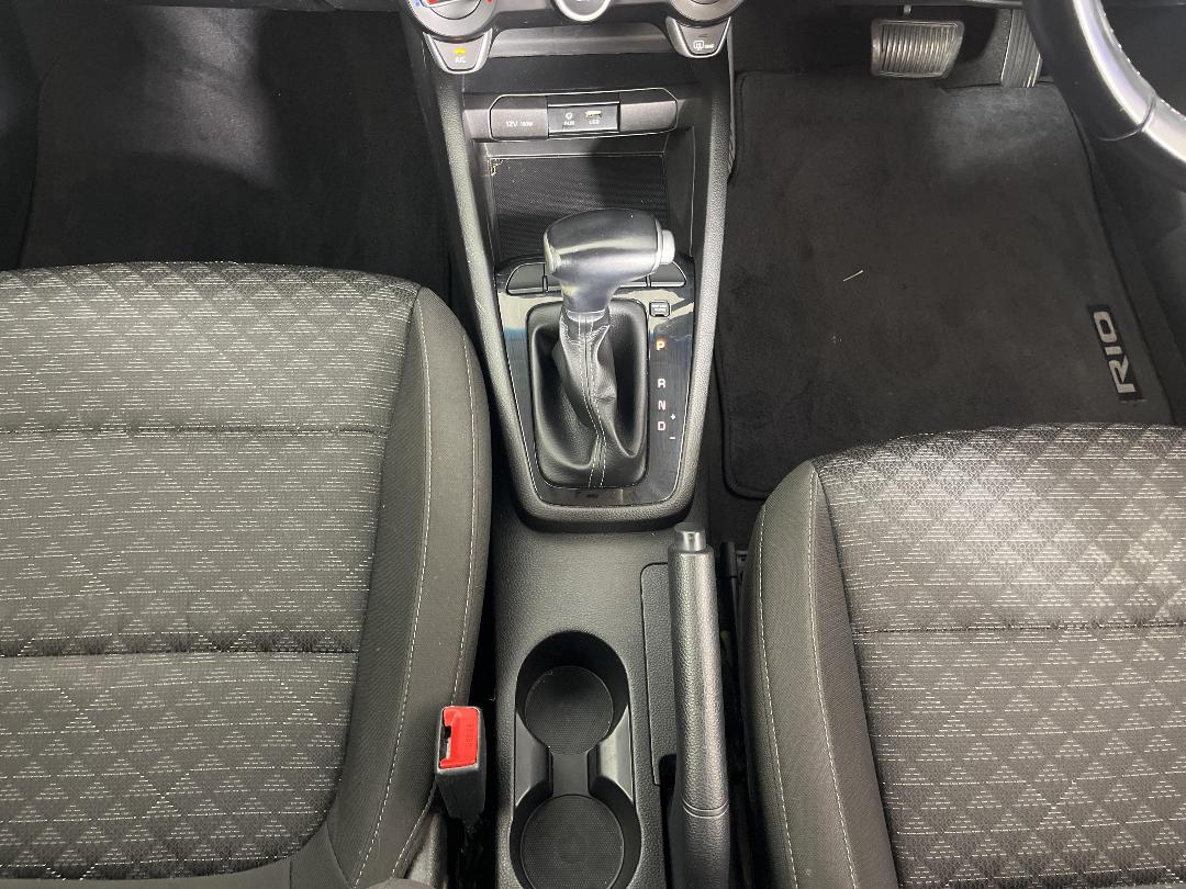 Photo '23' of KIA RIO