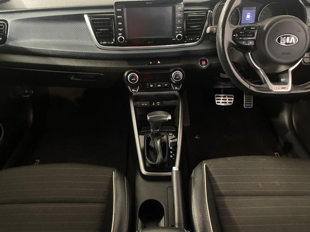 Photo '18' of KIA RIO