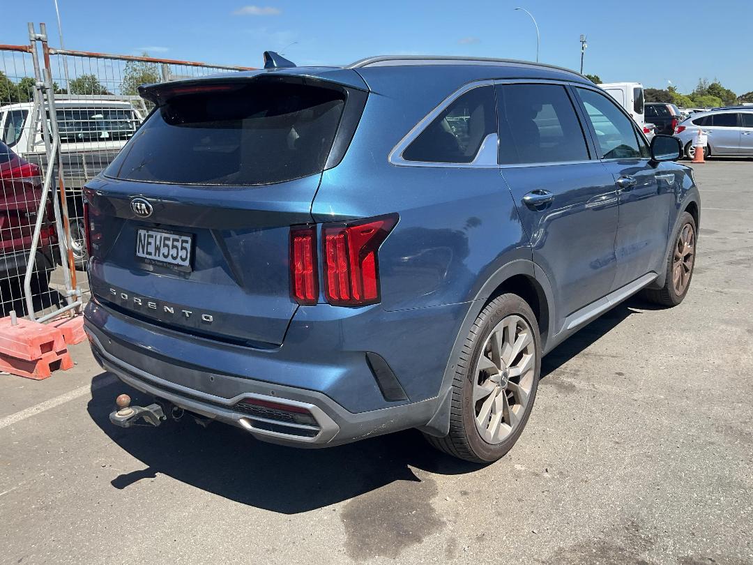 Photo '4' of KIA Sorento Premium Photo '4' of KIA Sorento Premium