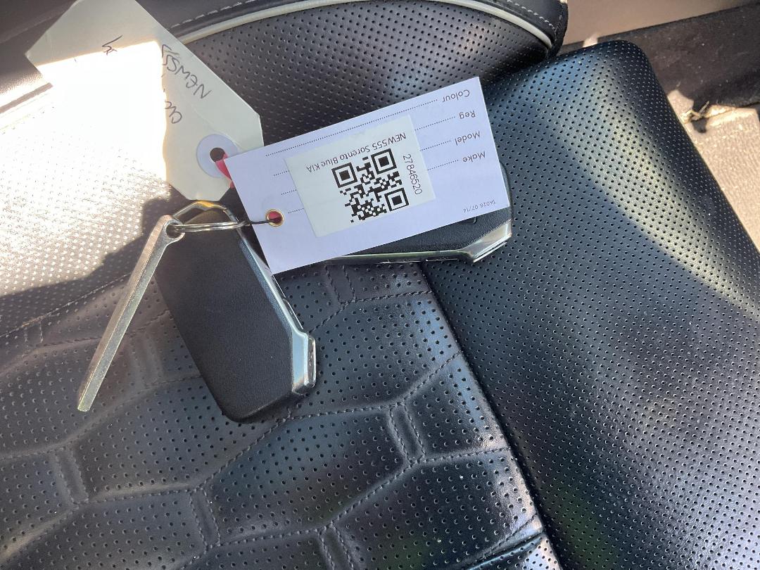 Photo '15' of KIA Sorento Premium Photo '15' of KIA Sorento Premium