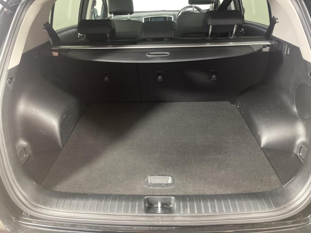 Photo '14' of KIA Sportage Photo '14' of KIA Sportage