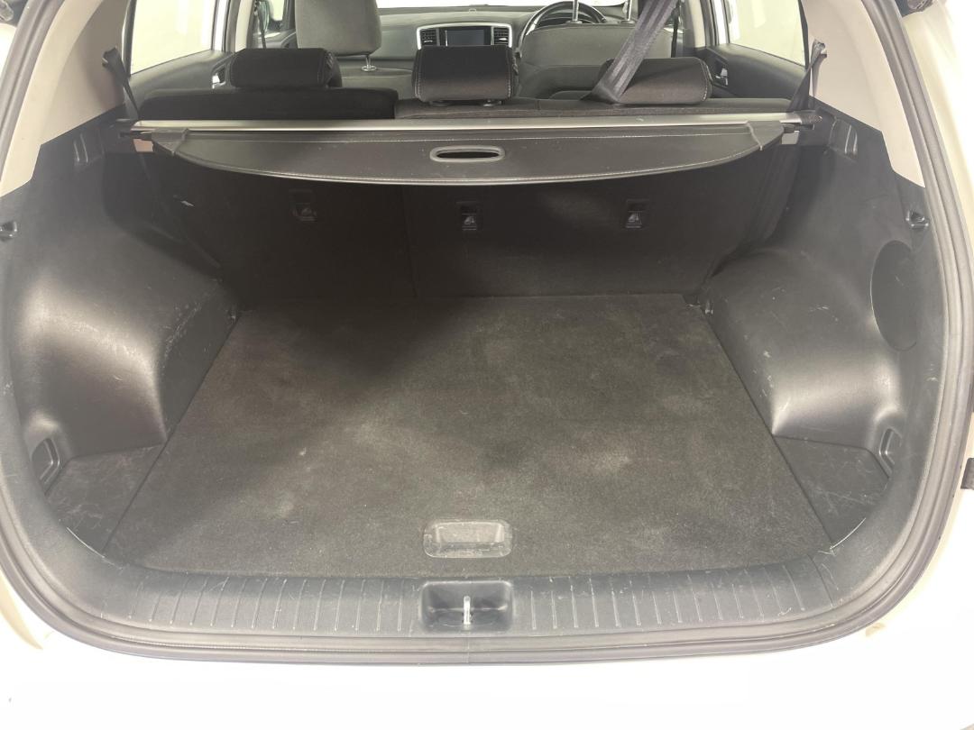 Photo '14' of KIA Sportage Photo '14' of KIA Sportage