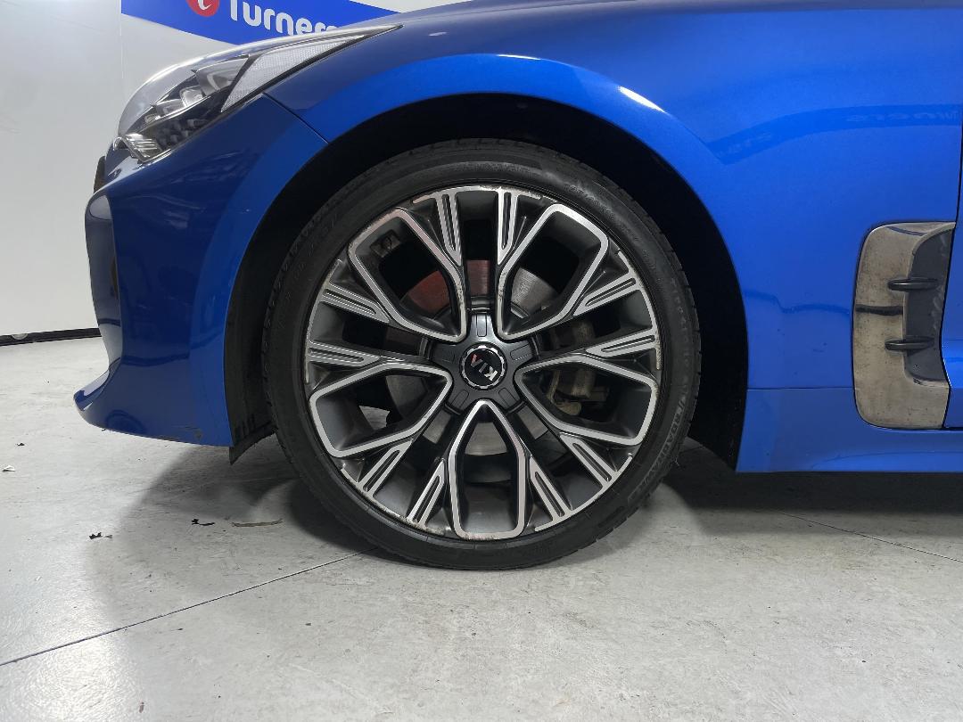 Photo '10' of KIA Stinger