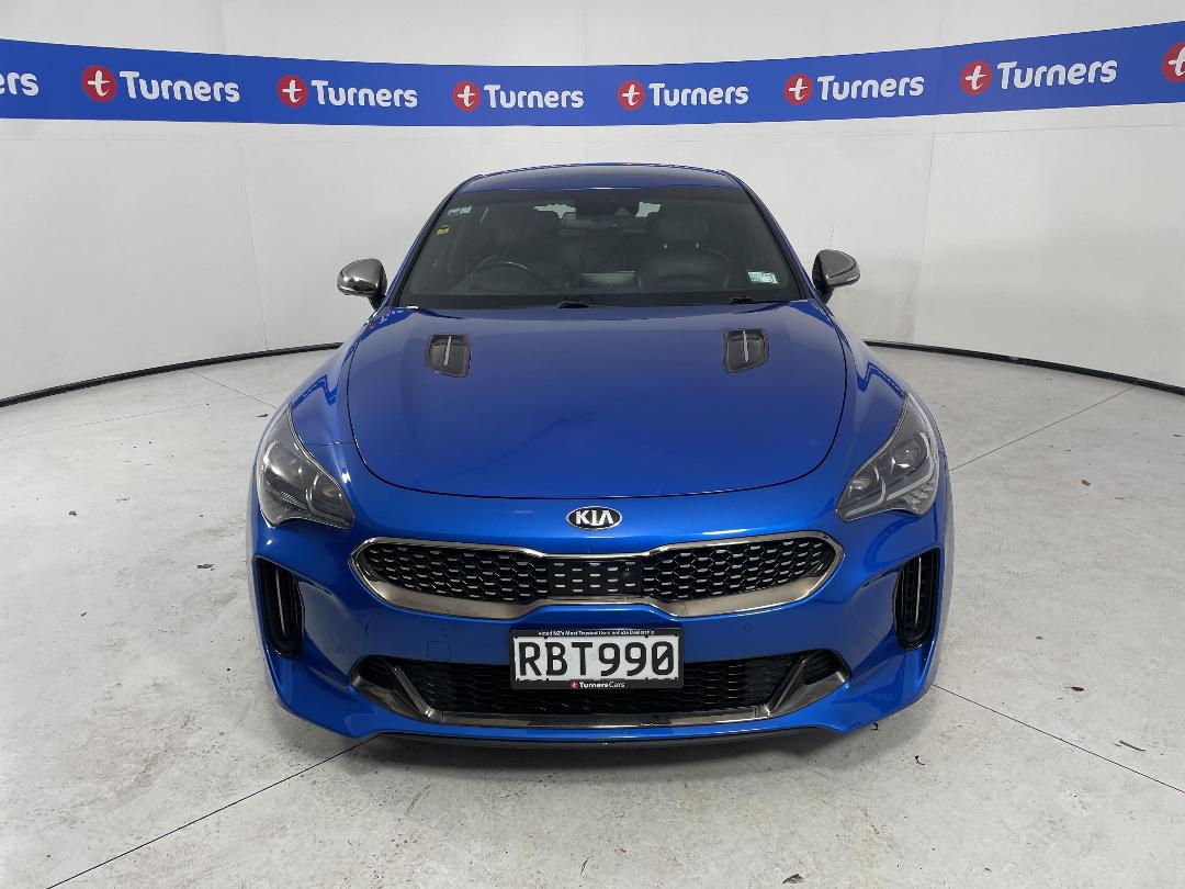 Photo '2' of KIA Stinger
