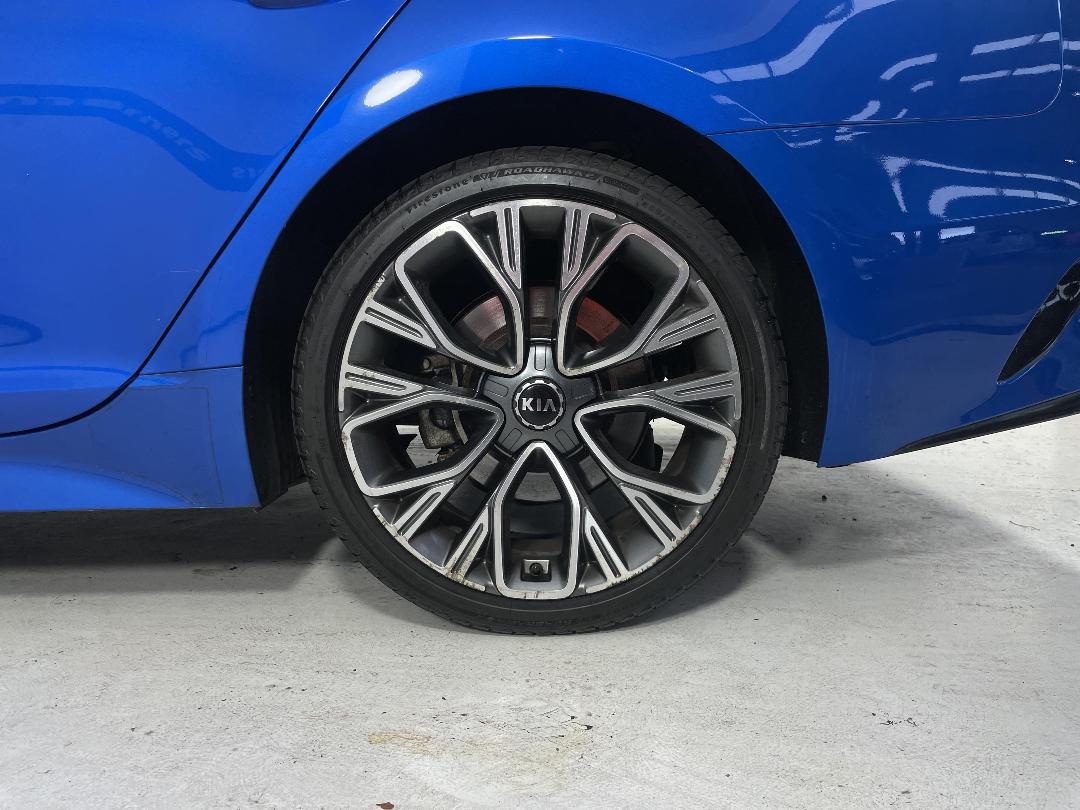 Photo '11' of KIA Stinger