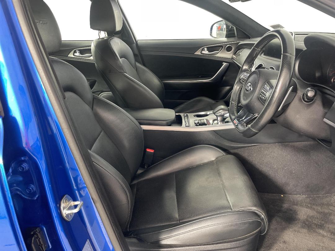 Photo '16' of KIA Stinger