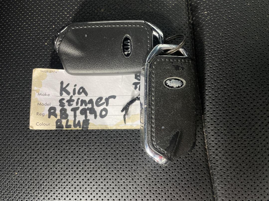 Photo '22' of KIA Stinger