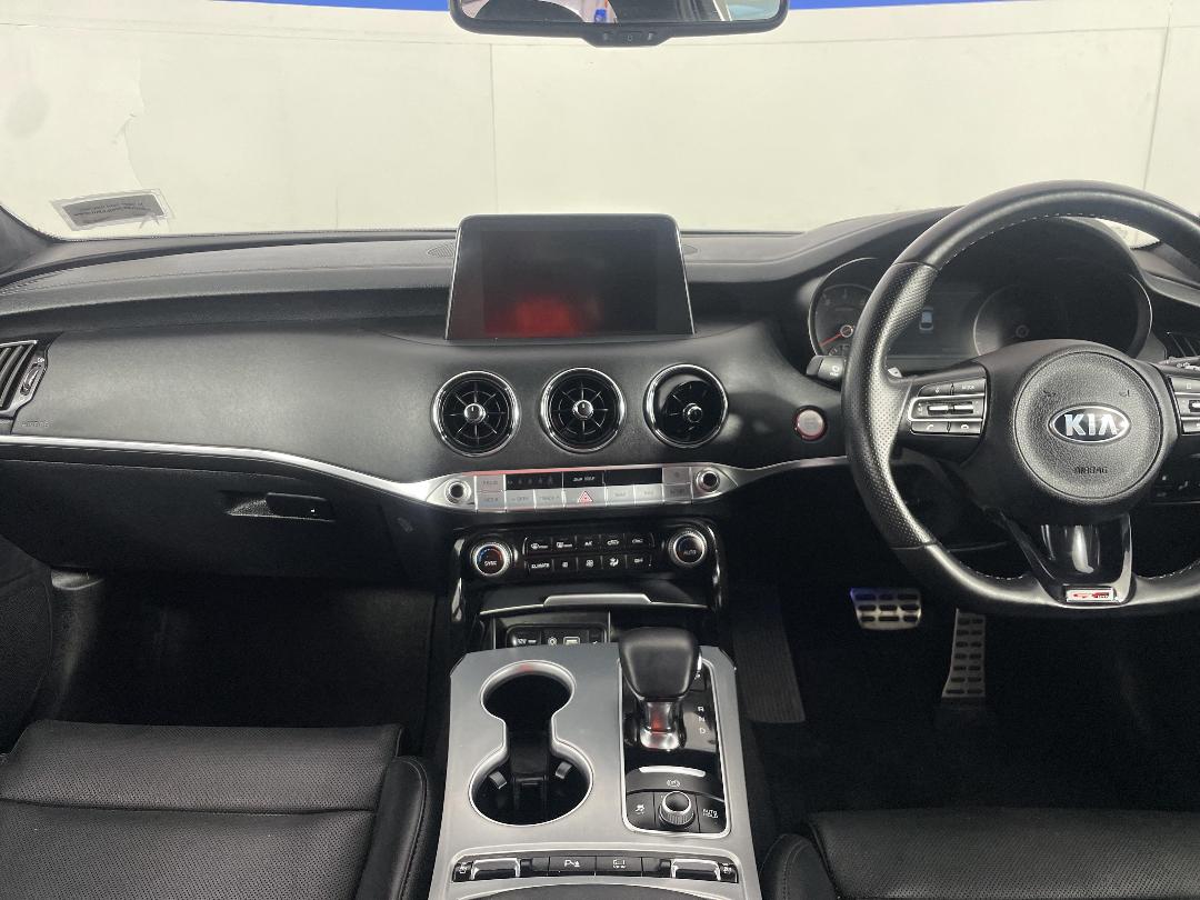 Photo '17' of KIA Stinger