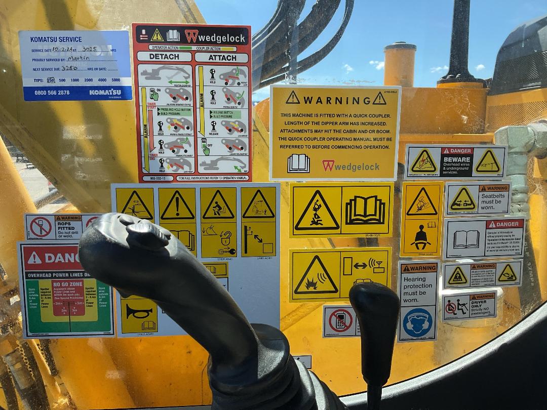 Photo '27' of Komatsu PC138US-11 Excavator Photo '27' of Komatsu PC138US-11 Excavator