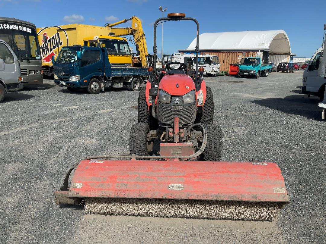Photo '10' of Kubota B3150 Tractor