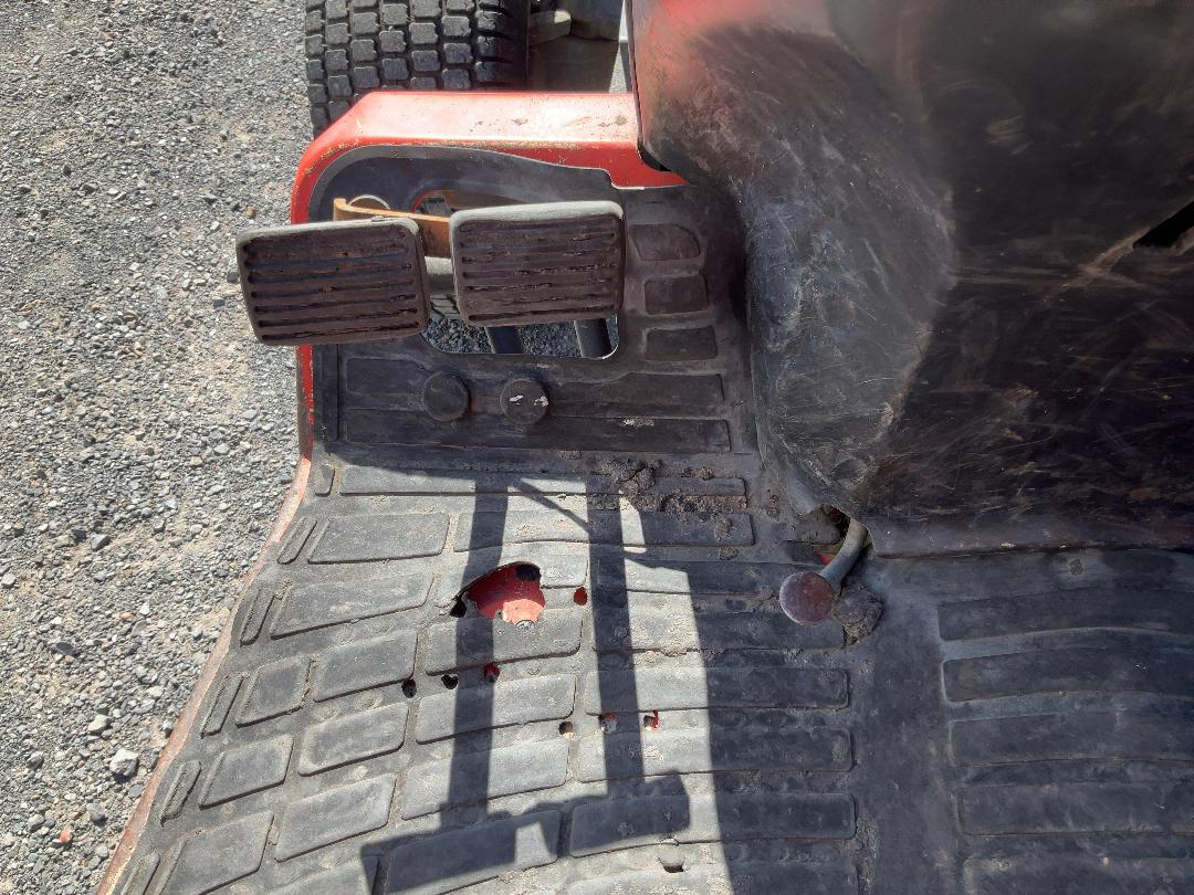 Photo '23' of Kubota B3150 Tractor