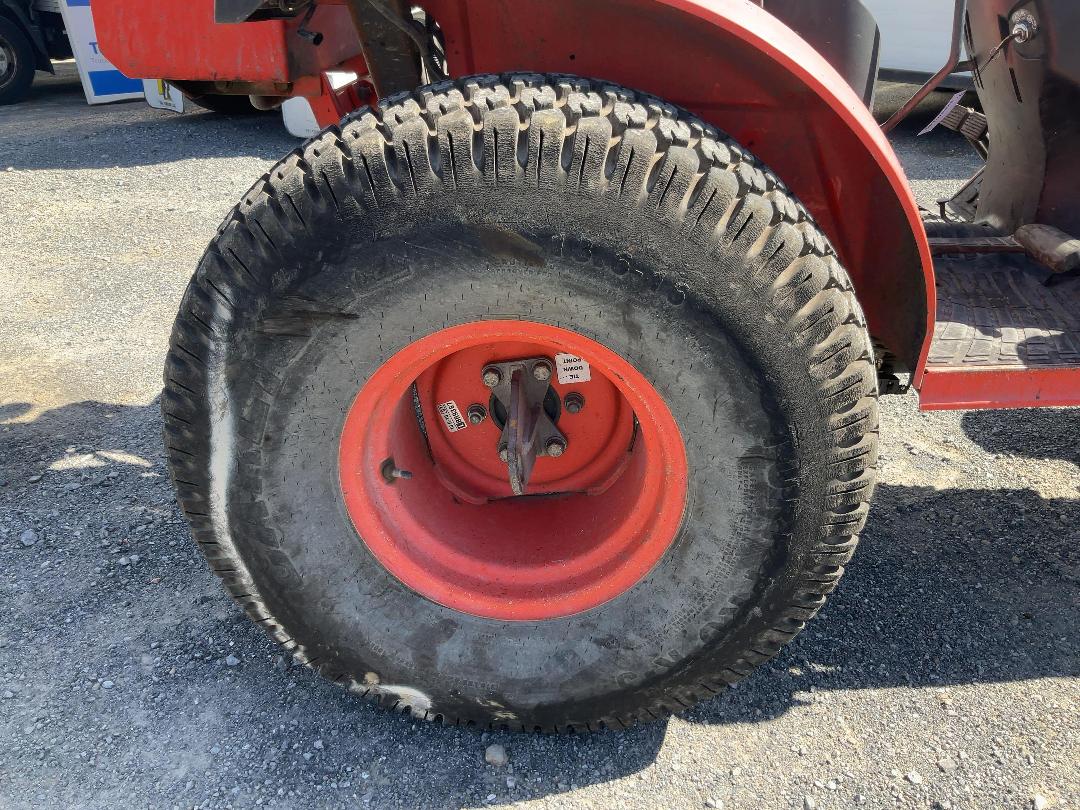 Photo '31' of Kubota B3150 Tractor