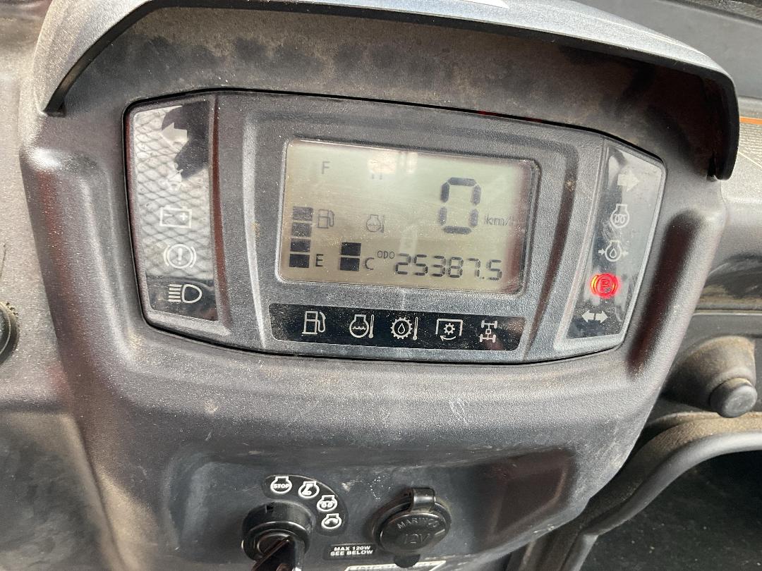 Photo '12' of Kubota RTVX900WORKSITE Photo '12' of Kubota RTVX900WORKSITE