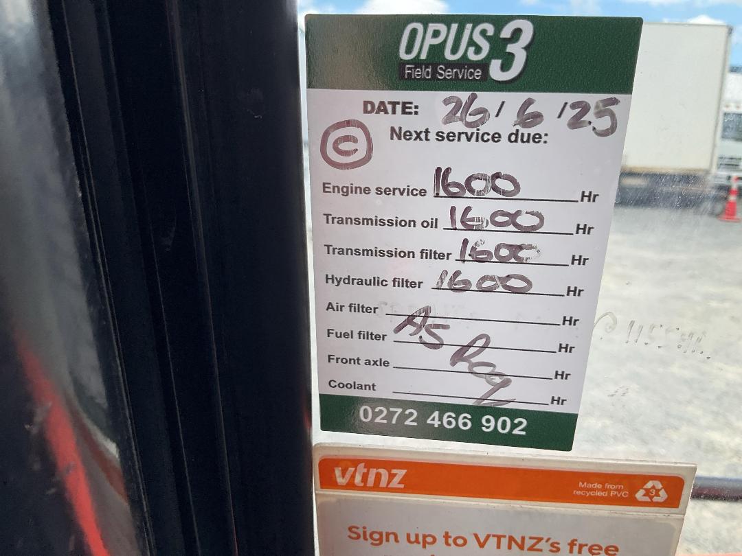 Photo '25' of Kubota RTVX900WORKSITE Photo '25' of Kubota RTVX900WORKSITE