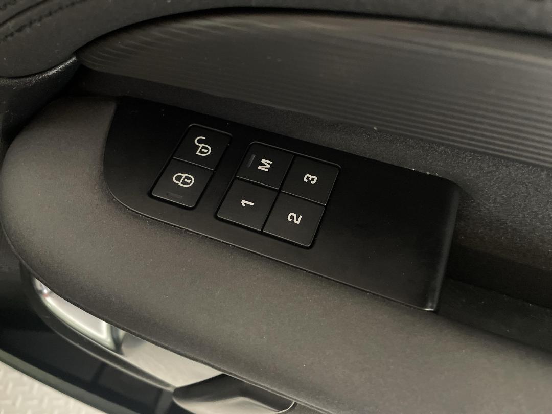 Photo '25' of Land Rover Discovery Photo '25' of Land Rover Discovery