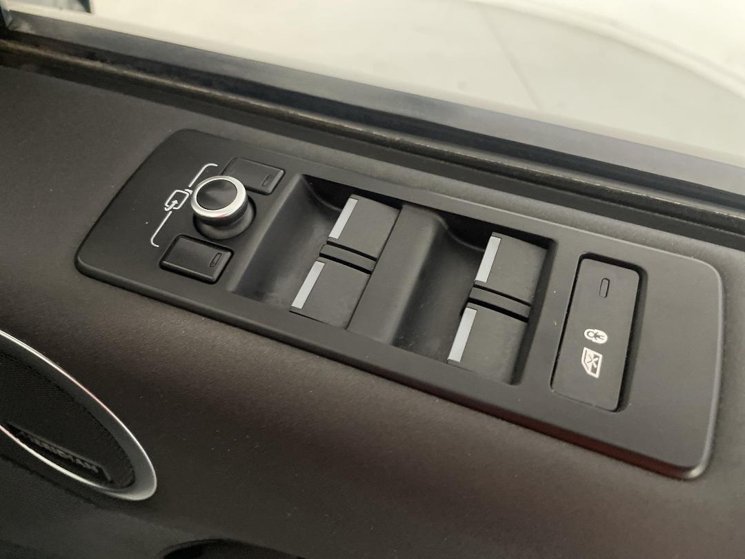 Photo '24' of Land Rover Discovery Photo '24' of Land Rover Discovery