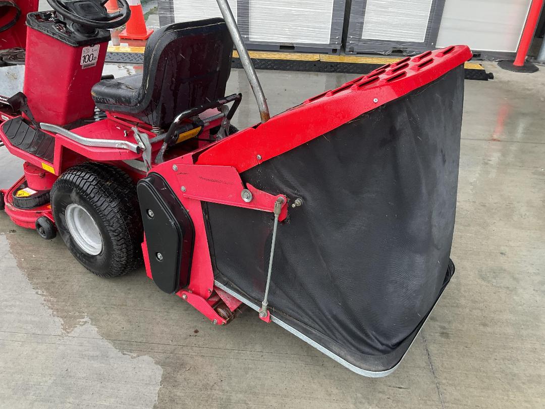 Photo '13' of Lawn master Countax c-series Ride On Mower