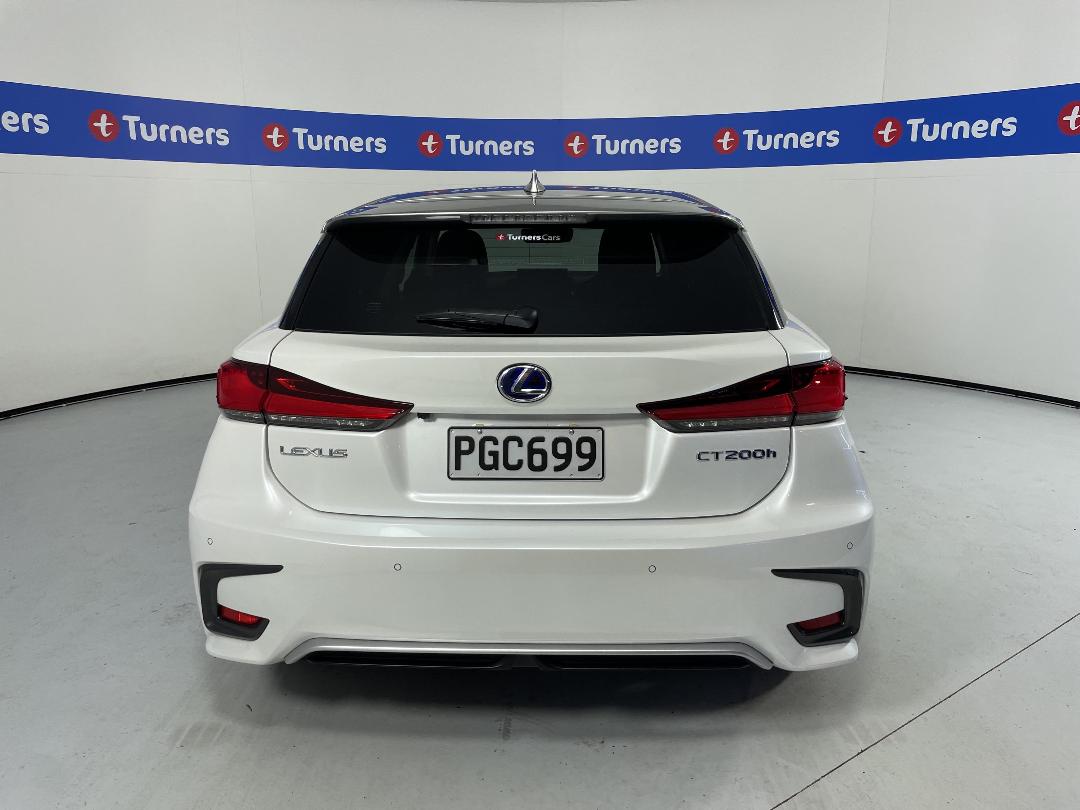 Photo '6' of Lexus CT200H