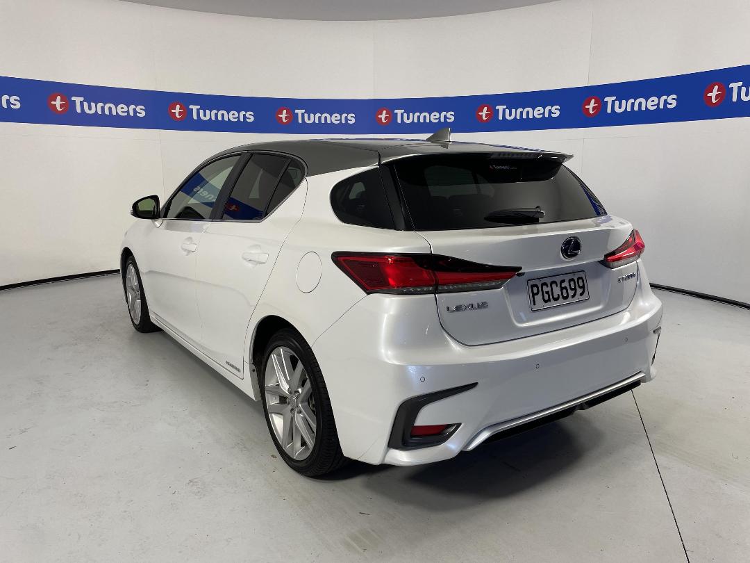 Photo '5' of Lexus CT200H