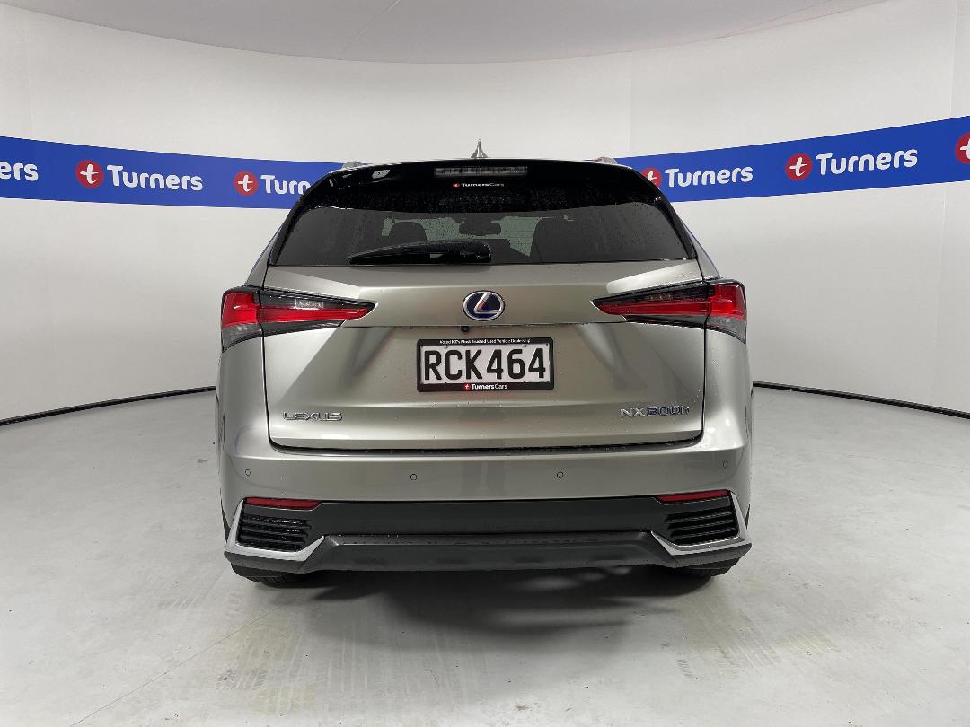 Photo '6' of Lexus NX300H