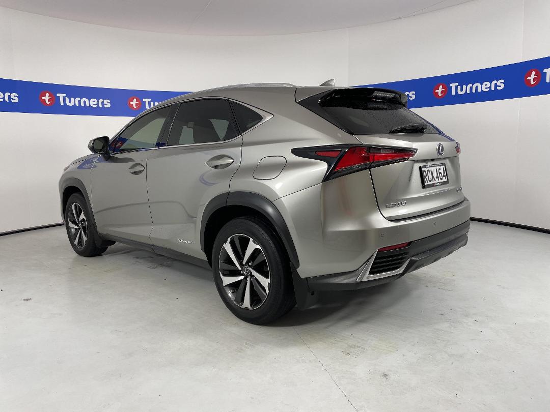 Photo '5' of Lexus NX300H