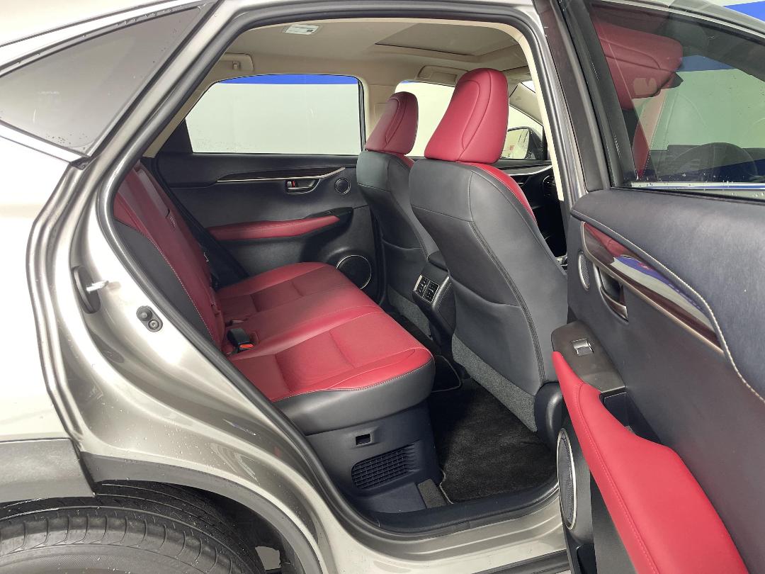 Photo '20' of Lexus NX300H