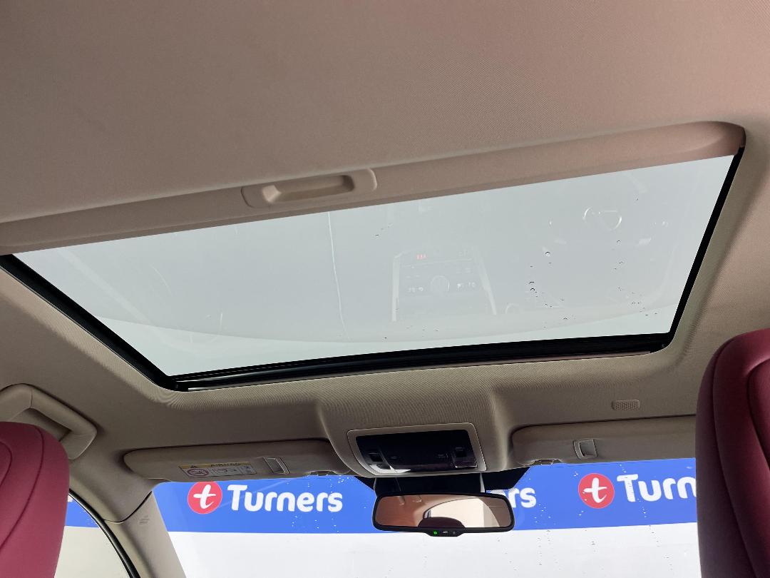 Photo '23' of Lexus NX300H