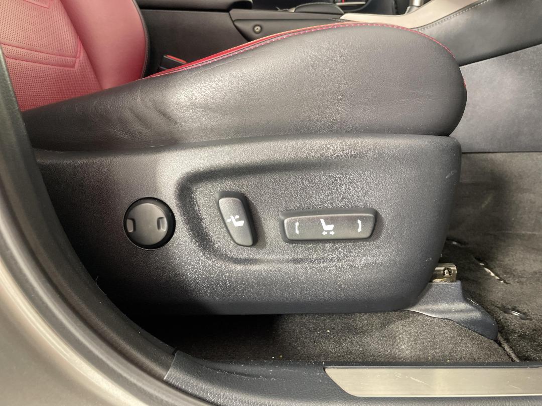 Photo '24' of Lexus NX300H